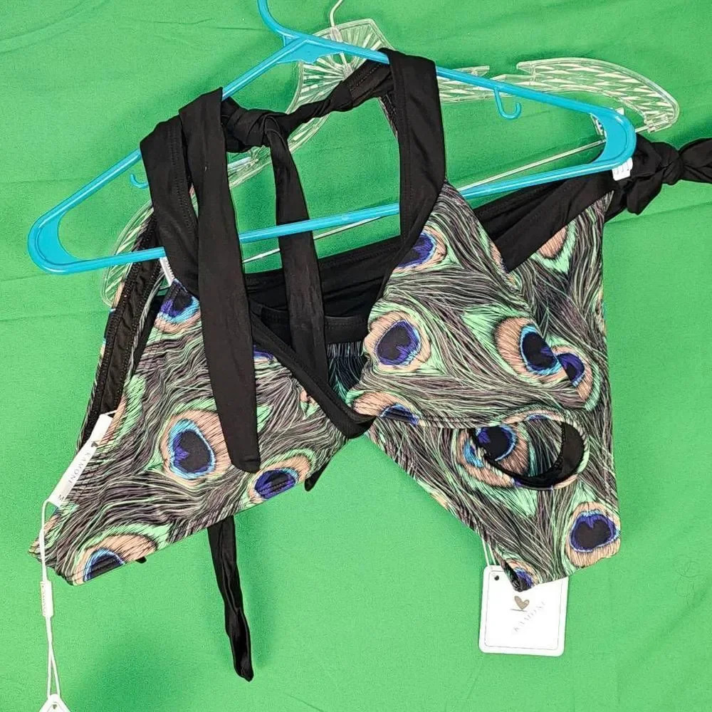 NWT Kamoni Womens Peacock Feather Print V Neck‎ Cheeky Bikini Medium Large